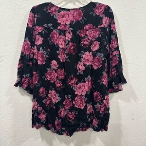 ⭐️ 3/$12 torrid floral blouse 1X